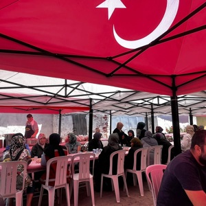 Aziz Şehidimiz Erbu SERPAN’ın kıymetli annesi Münevver Teyzemizin Eşi, Merhum Mustafa Amca için Düzenlenen Mevlid-i Şerif Programına, İl Müdürümüz Sayın Emine BÖÇKÜN’de Katılım Sağladı. - fotoğraf 2