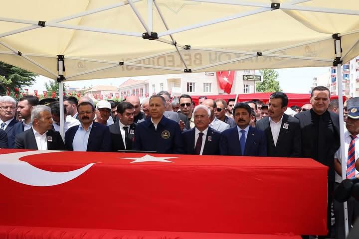 BİR ÖLÜRÜZ, BİN DİRİLİRİZ !