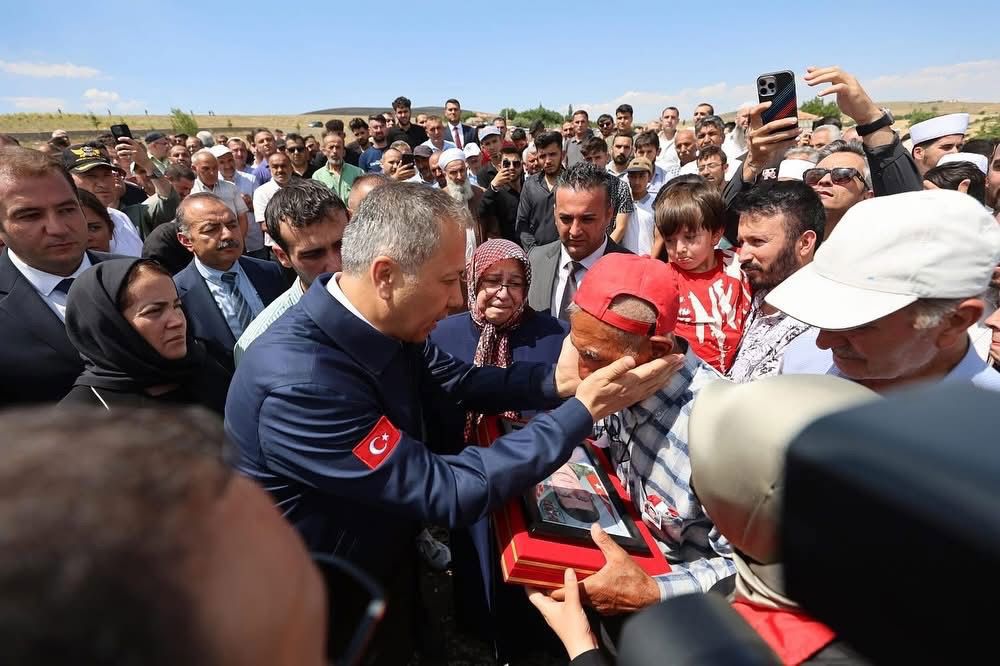BİR ÖLÜRÜZ, BİN DİRİLİRİZ ! - fotoğraf 5