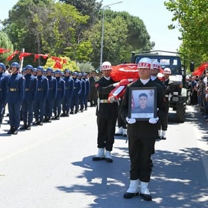 Şehidimiz Piyade Sözleşmeli Er Ahmet Kuşak, Dualarla Ebediyete Uğurlandı… - fotoğraf 1
