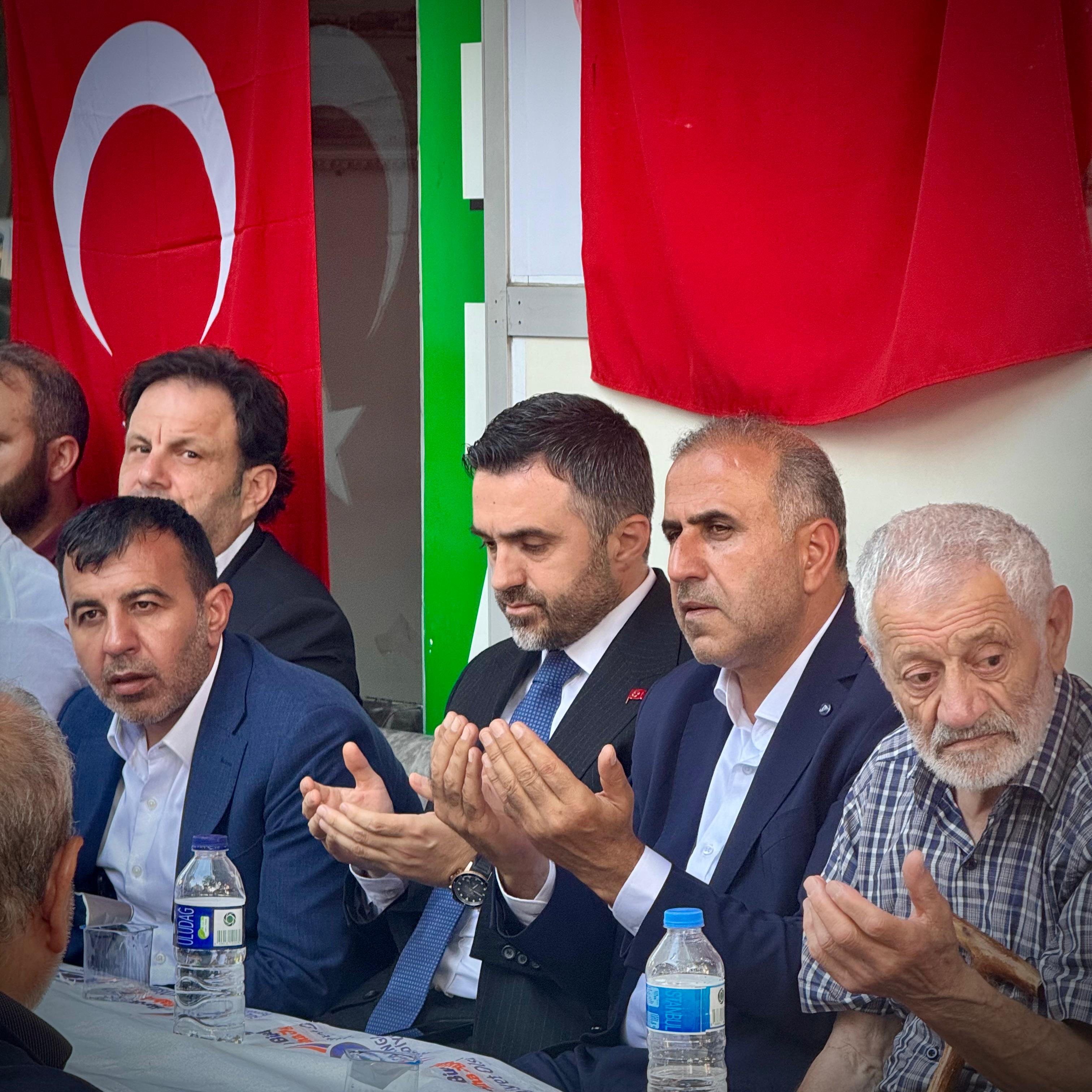 İl Müdürümüz Sn. Ömer TURAN, Pençe-Kilit Harekât Bölgesinde Şehit Olan Piyade Sözleşmeli Er Ahmet GÜLTEKİN 'in Anne ve Babasına Taziye Ziyaretinde Bulundu