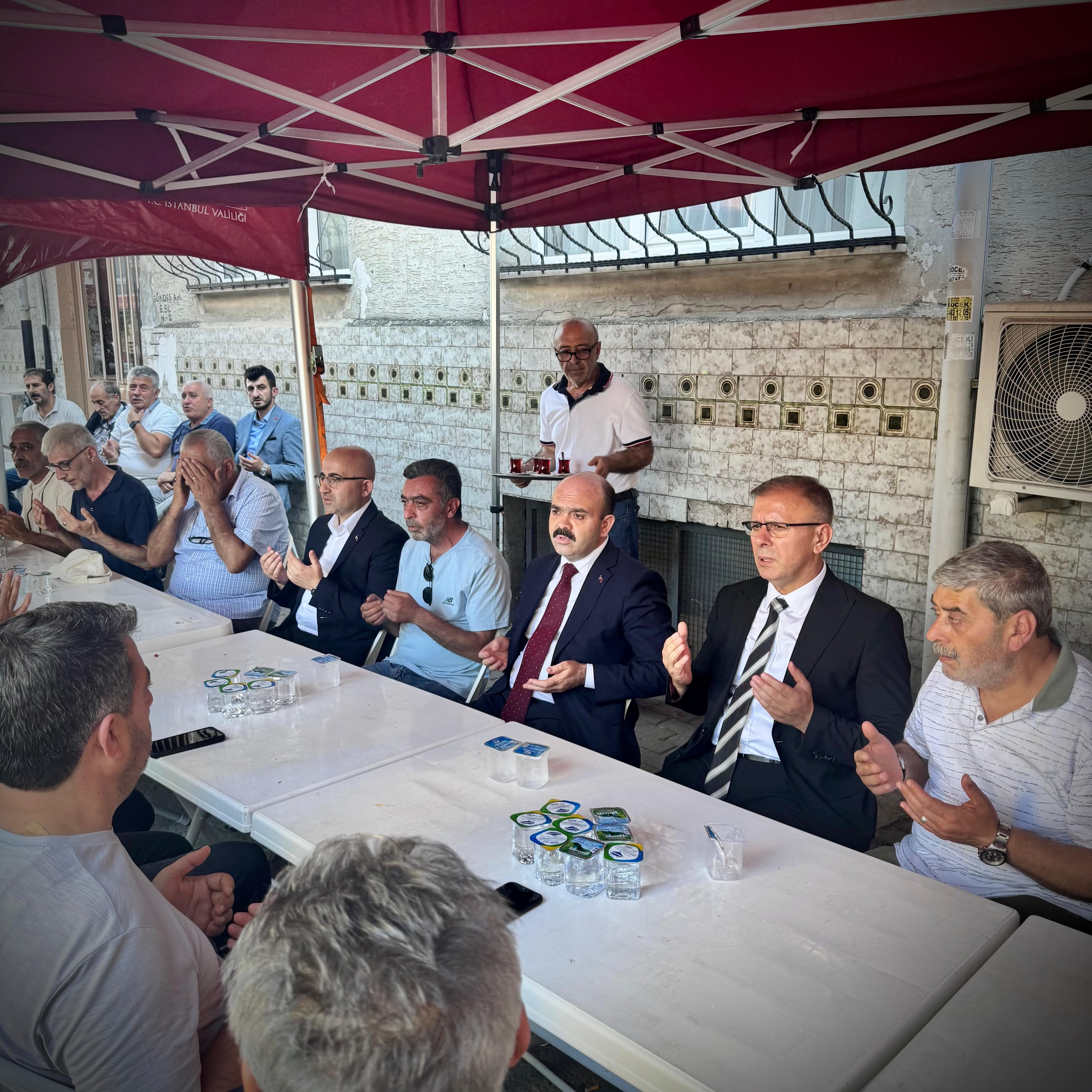 Bakan Yardımcımız Sn. Adil ÇALIŞKAN, Fatih Kaymakamı Sn. Cafer SARILI ve İl Müdürümüz Sn. Ömer TURAN 'dan Şehit Ailesine Taziye Ziyareti