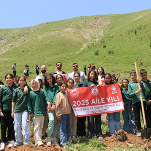 2025 Aile Yılı Kapsamında Bitlis’te “Hatıra Ormanı” Oluşturuldu - fotoğraf 6