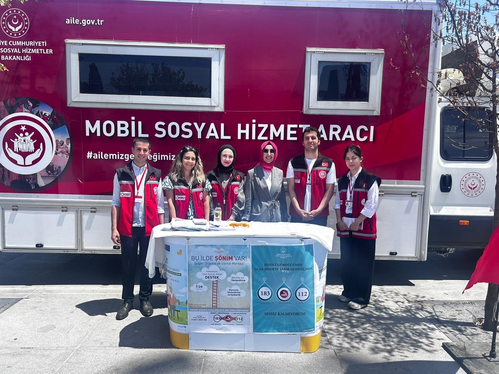 Aile Yılı kapsamında, Bakırköy Sosyal Hizmet Merkezi Tarafından, Koruyu ve Önleyici Hizmet Modellerine ilişkin Bilgilendirme ve Broşür Dağıtımı Gerçekleştirilmiştir.