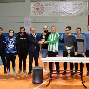 Aile Yılı Etkinlikleri Kapsamında Kuruluşlar Arası Voleybol Turnuvası Tamamlandı - fotoğraf 7