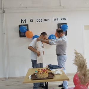 Biz Büyük Bir Aileyiz. - fotoğraf 4