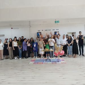 Biz Büyük Bir Aileyiz. - fotoğraf 2