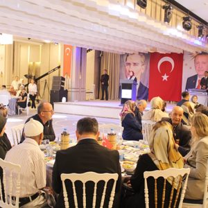 Şehitlerimizin Kıymetli Aileleri ile Kahraman Gazilerimiz Onuruna Yemek Programı Düzenlendi.  - fotoğraf 12