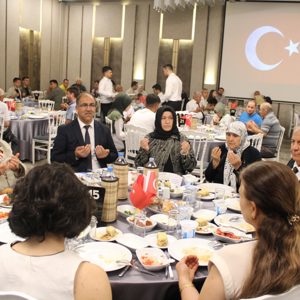 Şehitlerimizin Kıymetli Aileleri ile Kahraman Gazilerimiz Onuruna Yemek Programı Düzenlendi.  - fotoğraf 18