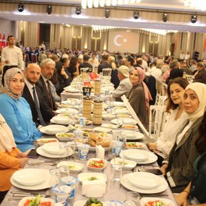 Şehitlerimizin Kıymetli Aileleri ile Kahraman Gazilerimiz Onuruna Yemek Programı Düzenlendi.  - fotoğraf 20