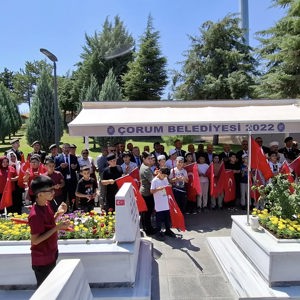 15Temmuz Demokrasi ve Milli Birlik Günü Kutlamaları Kapsamında Çorum Şehitliğinde  Düzenlenen Anma Programı - fotoğraf 4