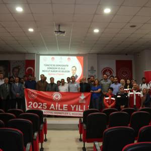 2025 Aile Yılı Kapsamında Anlamlı Konferans: “Türkiye'de Demografik Dönüşüm ve Aile” - fotoğraf 6