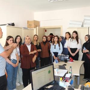 Bitlis Eren Üniversitesi Sosyal Hizmet Bölümü öğrencilerinden İl Müdürlüğümüze Ziyaret - fotoğraf 4