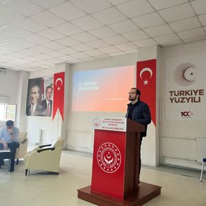 2025 Aile Yılı etkinlikleri kapsamında, aile yapımızı gelenek, görenek ve manevi değerler ışığında ele alan söyleşi programları düzenlendi. - fotoğraf 3
