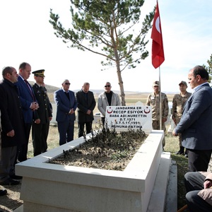 Şehit Recep EŞİYOK, Şehadetinin Yıl Dönümünde Kabri Başında Anıldı - fotoğraf 4