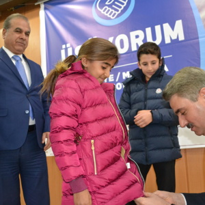444 Çocuğa Kışlık Mont dağıtıldı - fotoğraf 1