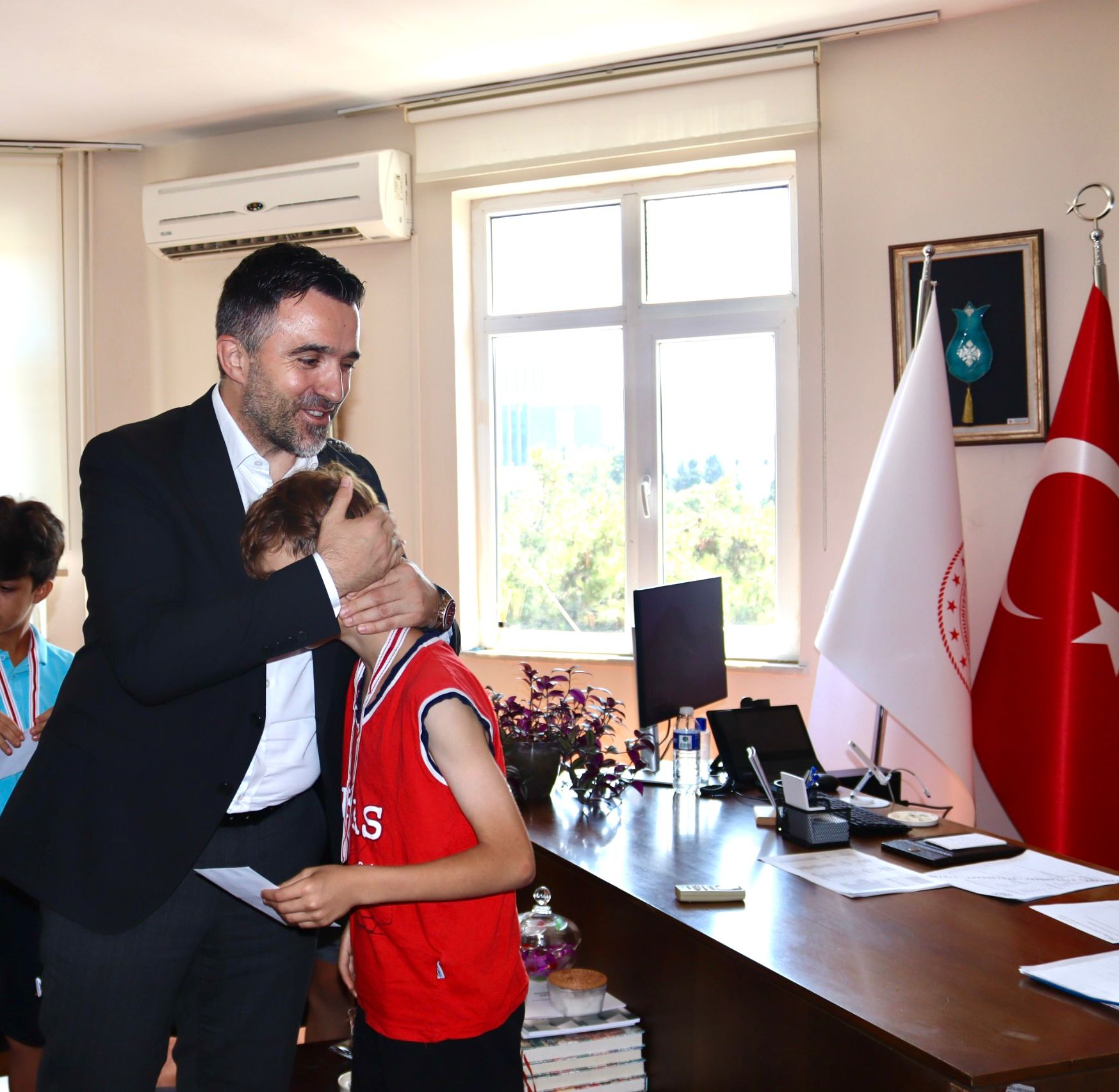  Türkiye Alt Minik Boks Müsabakalarında Gümüş Madalya Kazanan Küçükyalı Çocuk Evleri Sitesi Çocuğumuzla Gurur Duyuyoruz