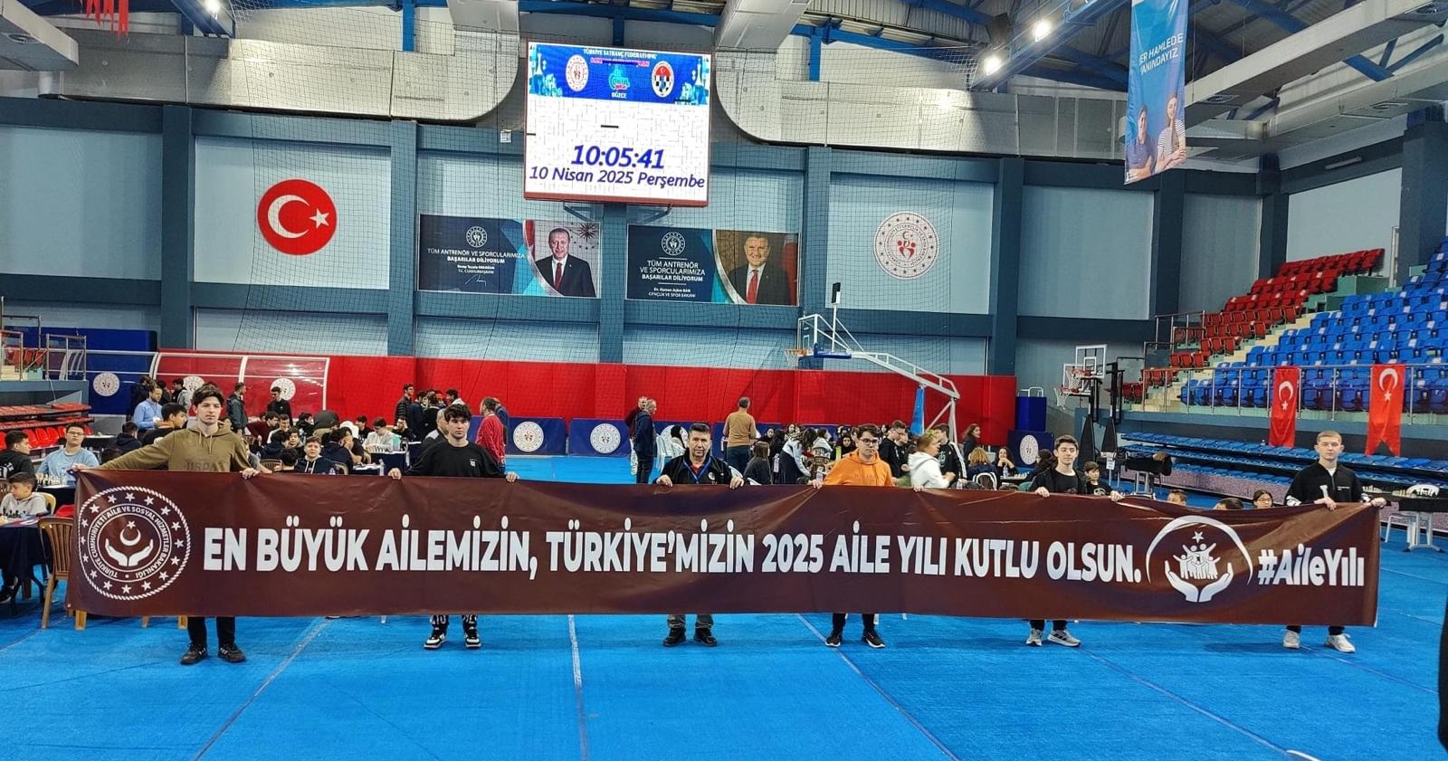  Satranç Turnuvasında Kadına Şiddete Karşı Duruş ve Aile Yılı Vurgusu.