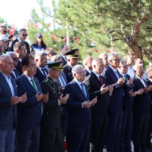 15 Temmuz Demokrasi ve Milli Birlik Günü dolayısıyla şehitlerimizin kabirlerini ziyaret ettik. - fotoğraf 1
