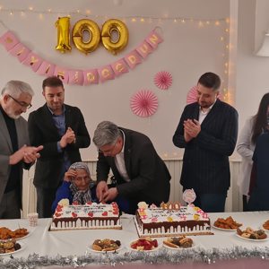 Fermide Teyzemize 100. Yaş Sürprizi - fotoğraf 4