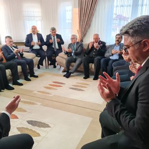 Şehidimiz Emre Polat’ın Ailesine Ziyaret ve Şehadet Belgesi Takdimi - fotoğraf 2