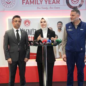 Aile ve Sosyal Hizmetler Bakanımız Göktaş, IDEF 2025'i ziyaret etti - fotoğraf 2