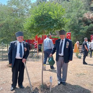 15 Temmuz Şehidimiz Ömer Can Açıkgöz Hatıra Ormanı’nda Anıldı - fotoğraf 4