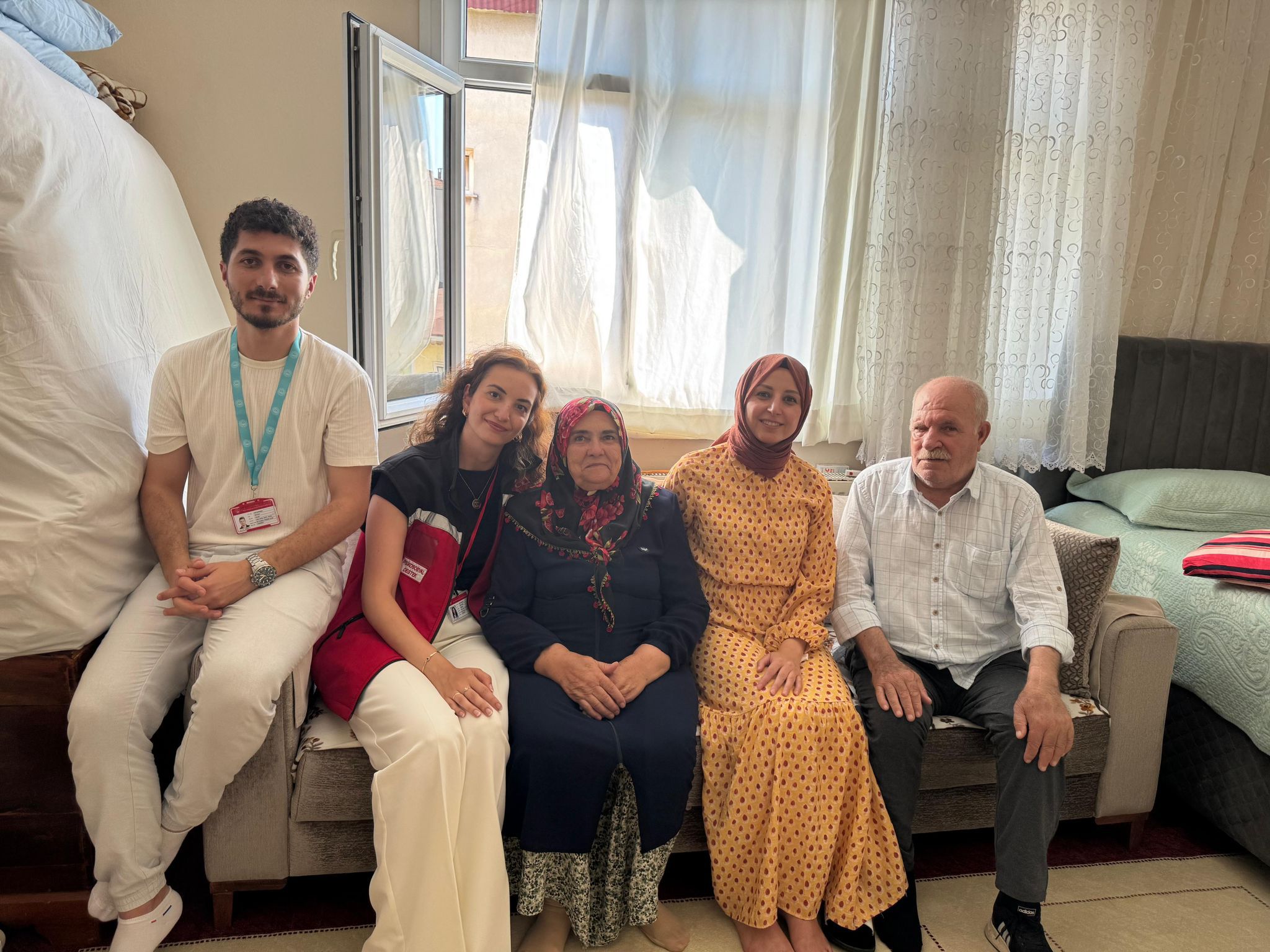 Aziz Şehitlerimizin Emanetlerine ve Kahraman Gazilerimize Gönüllere Dokunan Ziyaretler