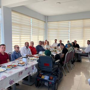 İl Müdürümüz Sayın Bilal Erdoğan İlimizde Engellilik Alanında Faaliyet Gösteren Sivil Toplum Kuruluşların Temsilcileri ile Kahvaltı Etkinliğinde Bir Araya Geldi - fotoğraf 2