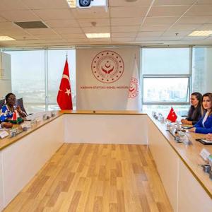 Genel Müdürümüz Sn. Süreyya Erkan, Fildişi Sahili Başbakan ve Hükümet Başkanı nezdinde Ailenin ve Çocuğun Korunması ile Kadının Gelişiminden sorumlu Özel Danışmanı Sn. Euphrasie Kouassi ve beraberindeki heyet ile bir araya geldi. - fotoğraf 2