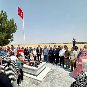 Şehidimiz Polis Memuru Ahmet Şahan, Kabri Başında Dualarla Yad Edildi - fotoğraf 1
