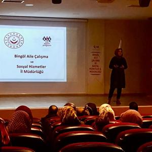 Genç İlçe AEP Kapsamında Öğretmen ve Velilere Yönelik “Okul-Aile İşbirliği” Seminerleri Devam Ediyor - fotoğraf 4