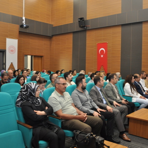 Çalıştay öncesinde, katılımcılara etkinliğin amacı, gündemi ve beklentiler hakkında detaylı bir ön bilgilendirme toplantısı - fotoğraf 1