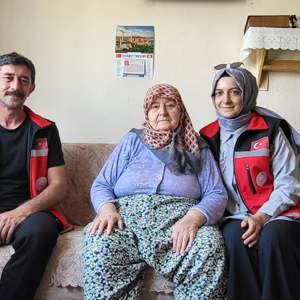 Bolvadin Sosyal Hizmet Merkezi'nin Aziz Şehitlerimizin Yakınlarına Ziyaretleri - fotoğraf 3