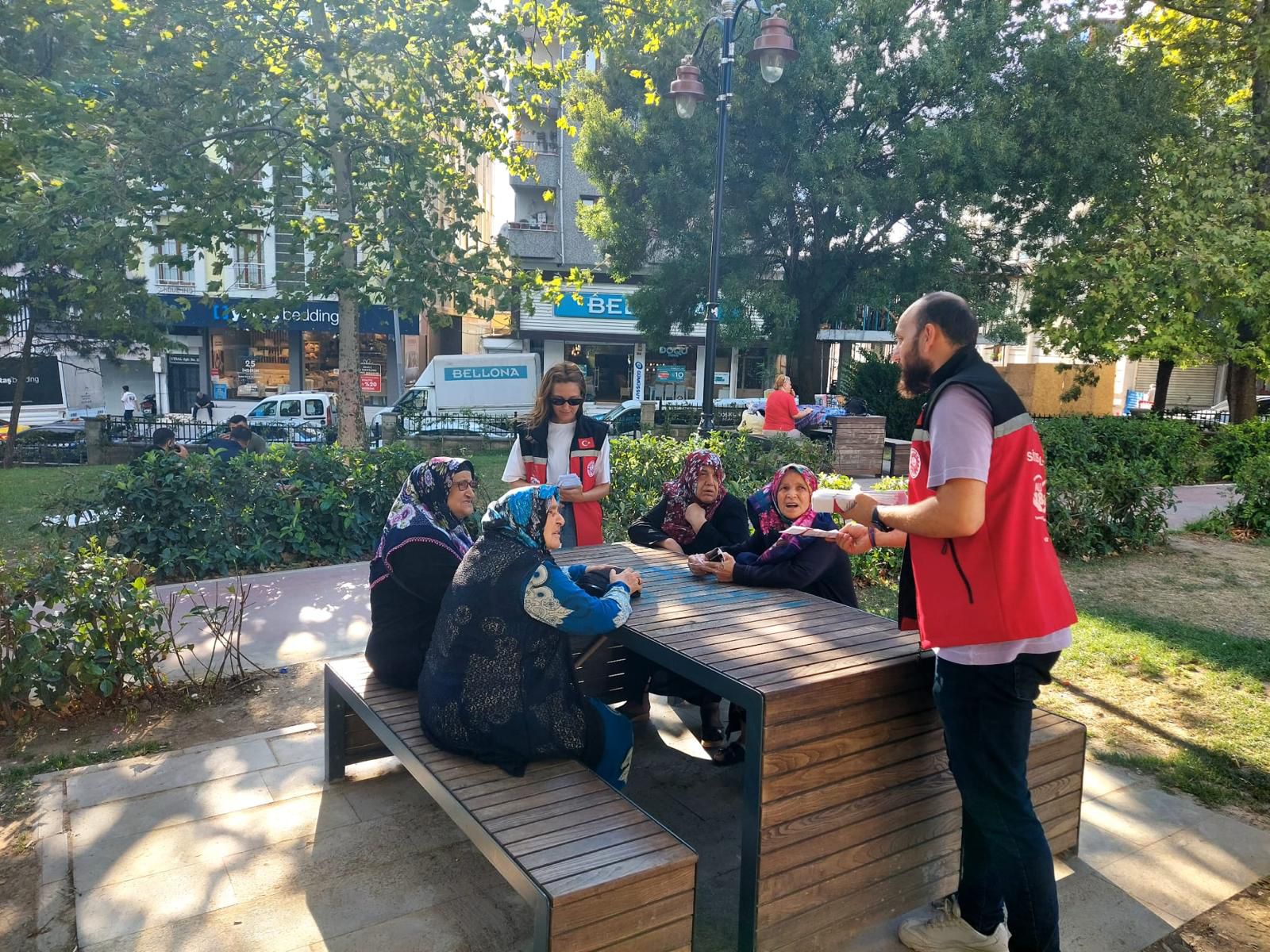İl Genelinde Sahaya Çıkan Ekiplerimiz Mobil Sosyal Hizmet Noktalarında Koruyucu ve Önleyici Hizmet Faaliyetleri Gerçekleştirildi