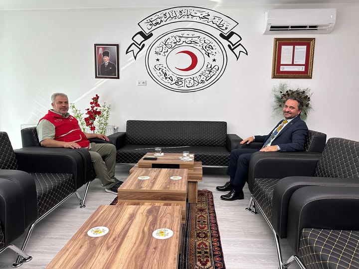 İl Müdürümüz Mahmut Selçuk, Türk Kızılay Nevşehir Şube Başkanı Ercan Civelek’i ziyaret etti