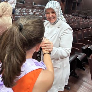Bizim Çocuklar Güzel Oynuyor Tiyatro Ekibimiz, “Ponçik Teknoloji Bağımlısı” adlı oyunlarıyla Ankara Sinema Genel Müdürlüğü Tiyatro Sahnesinde seyirciyle buluştu. - fotoğraf 1