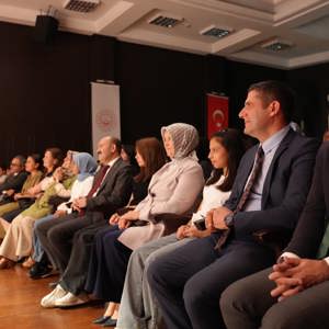 Bizim Çocuklar Güzel Oynuyor Tiyatro Ekibimiz, “Ponçik Teknoloji Bağımlısı” adlı oyunlarıyla Ankara Sinema Genel Müdürlüğü Tiyatro Sahnesinde seyirciyle buluştu. - fotoğraf 2