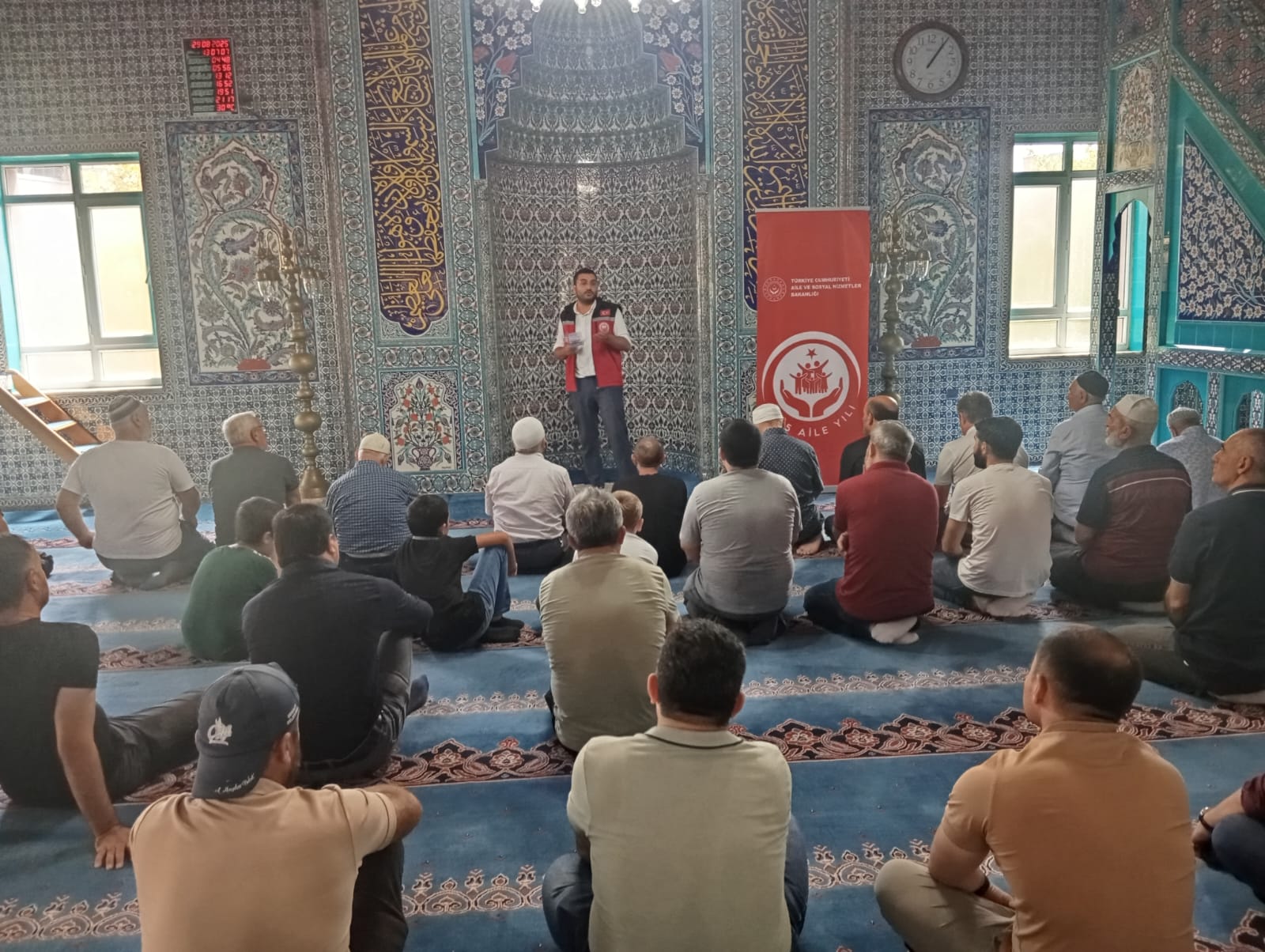 Sosyal Hizmet Merkezlerimiz Tarafından İlimiz Genelindeki Camilerde Cuma Namazı Öncesi Koruyucu ve Önleyici Hizmetlerimiz Kapsamında Farkındalık Eğitimlerimiz Devam Ediyor