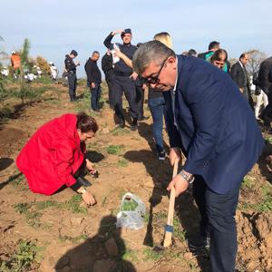 “Geleceğe Nefes Ol” Etkinliğinde Fidanlarımızı Toprakla Buluşturduk. - fotoğraf 6