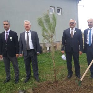 “Geleceğe Nefes Ol” Etkinliğinde Fidanlarımızı Toprakla Buluşturduk. - fotoğraf 3