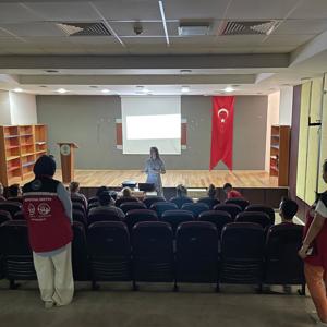 Aile İçi Bilgi Ve Medya Okuryazarlığı Eğitimi Düzenlendi. - fotoğraf 2