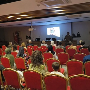 Aile İçi Bilgi ve Medya Okuryazarlığı Eğitimi Düzenlenmiştir - fotoğraf 2