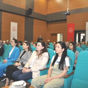 İl Müdürlüğümüz konferans salonunda, Yeşilay Danışmanlık Merkezi (YEDAM) Sosyal Hizmet Uzmanı tarafından “Kadınlara Yönelik Bağımlılıkla Mücadele Eğitimi” gerçekleştirildi. - fotoğraf 1