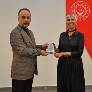 Bozok Üniversitesi İletişim Fakültesi Dekanı Prof. Dr. Zülfiye Acar Şentürk Kuruluşumda çalışmakta olan personellere yönelik eğitim düzenledi. - fotoğraf 3