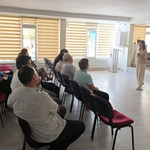 Aile İçi Bilgi ve Medya Okuryazarlığı Eğitimi Gerçekleşti - fotoğraf 3