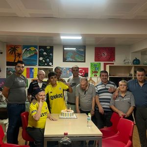 Uzunköprü Bakım Ve Rehabilitasyon Merkezi Müdürlüğünde Koruma Ve Bakım Altında  Bulunan Özel Gereksinimli Bireyimizin Doğum Günü Kutlandı. - fotoğraf 2