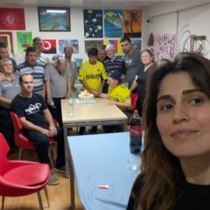 Uzunköprü Bakım Ve Rehabilitasyon Merkezi Müdürlüğünde Koruma Ve Bakım Altında  Bulunan Özel Gereksinimli Bireyimizin Doğum Günü Kutlandı. - fotoğraf 1