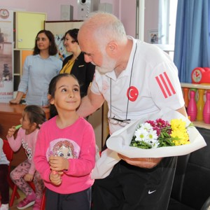 "HUZUREVİ DESTEKLİ OKUL ÖNCESİ EĞİTİM MODELİ UYGULAMASI" TANIŞMA ZİYARETİ YAPILDI - fotoğraf 9