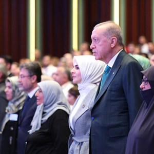Cumhurbaşkanı Erdoğan ve Aile ve Sosyal Hizmetler Bakanımız Göktaş, Şehit Yakınları, Gazi ve Gazi Yakınlarının Kamu Kurumlarına Yerleştirilmesi Kura Töreni'ne katıldı - fotoğraf 3